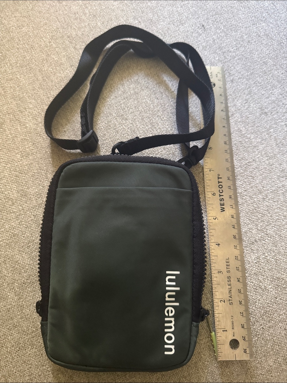 lululemon athletica easy access Crossbody Bag in Dark Green and Black